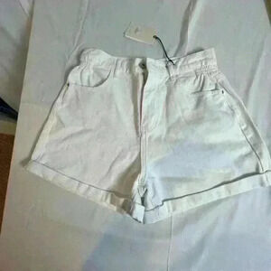 NWT - Elan White Jean Shorts Cinched waist with cuffs Size Medium